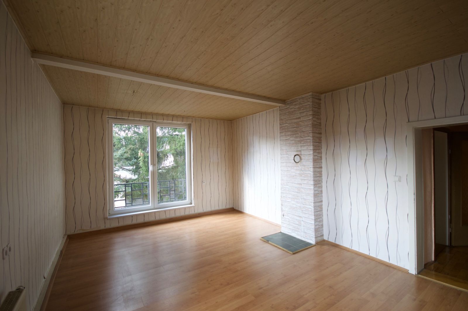 Unausgebaute Maisonettewohnung in Zwickau-Crossen